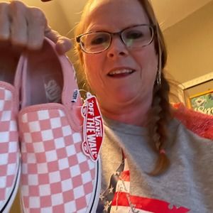 Meet your Posher, Vicky